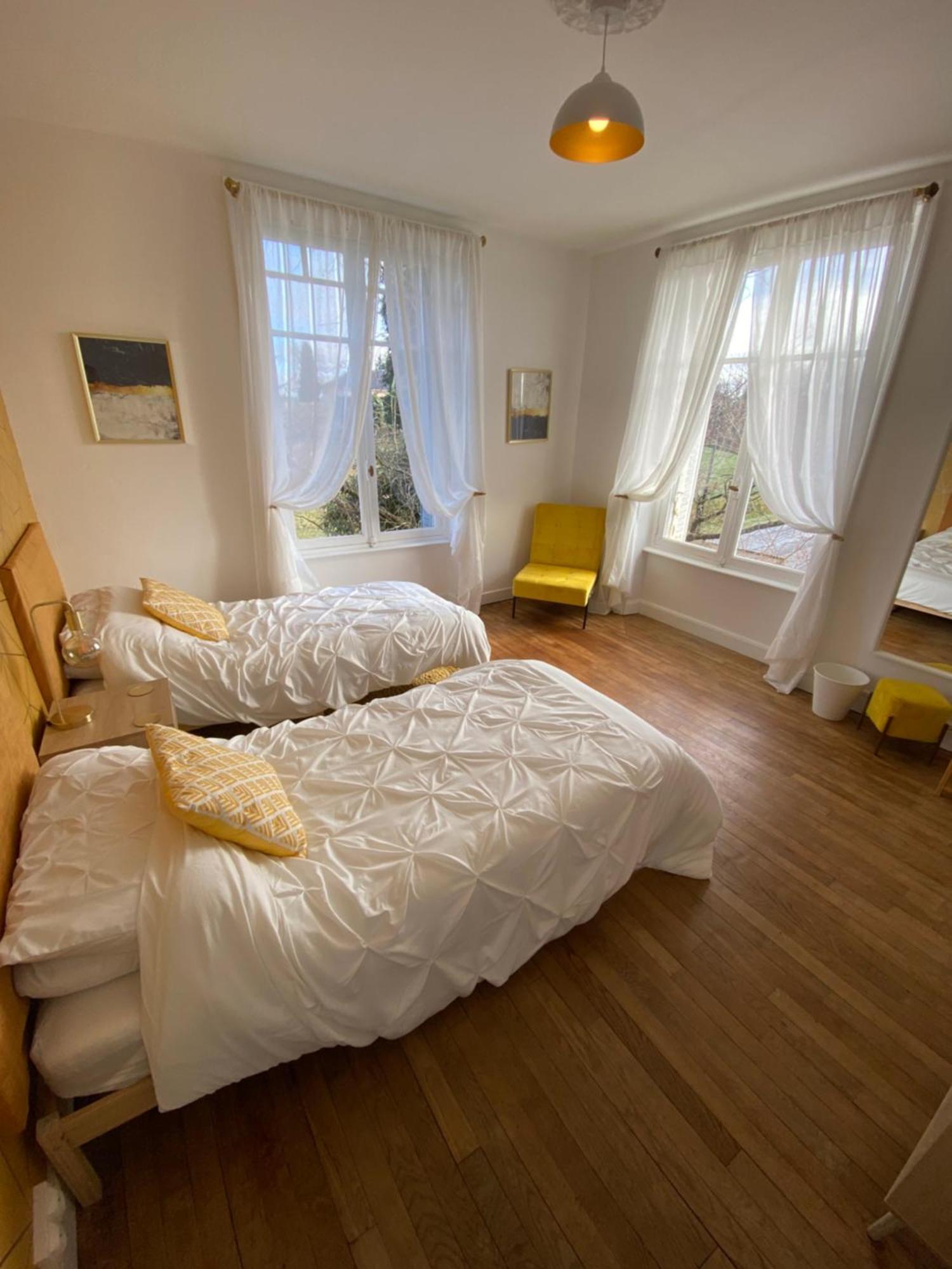 Maison de Montgibaud Extérieur photo