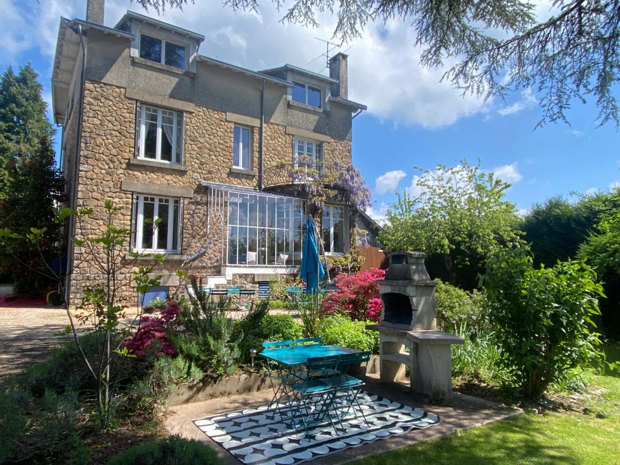 Maison de Montgibaud Extérieur photo