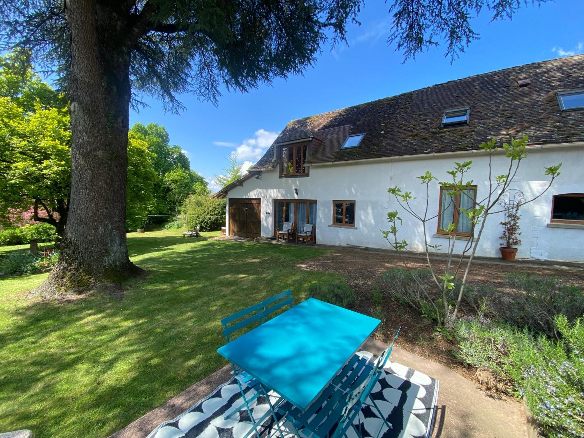 Maison de Montgibaud Extérieur photo