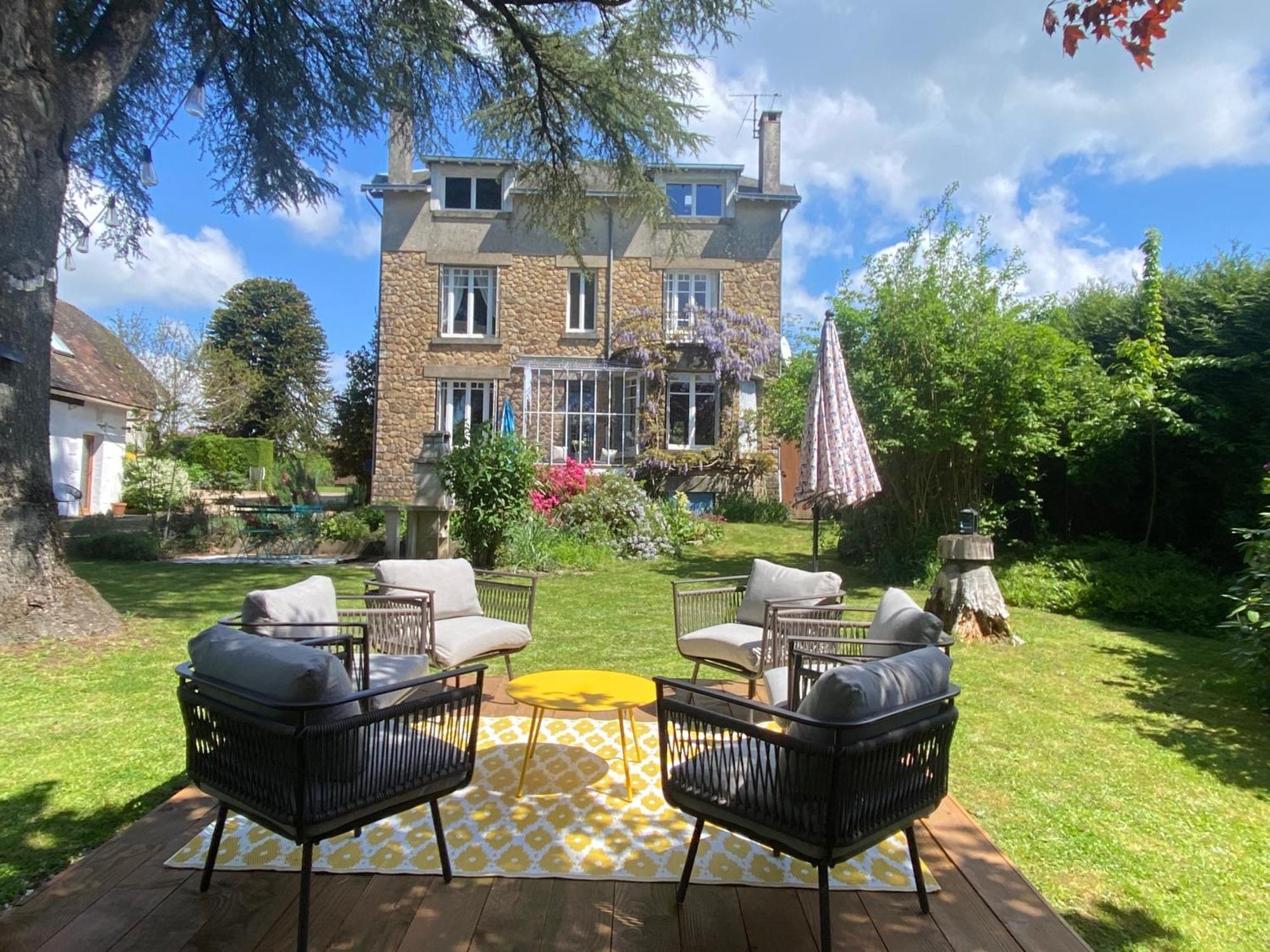Maison de Montgibaud Extérieur photo